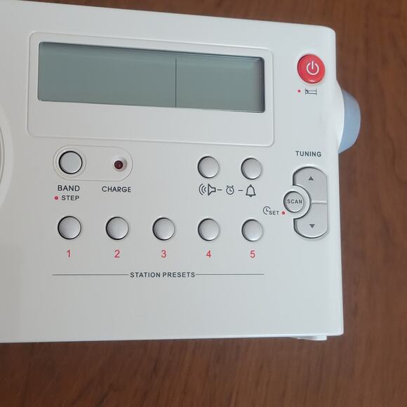 Sangean PR-D7 AM/FM Digital Rechargeable Portable Radio  with charger - Picture 3 of 13